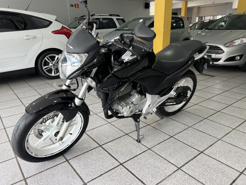 Honda Motos CB 300R ABS 2014/2014 PRIME MULTIMARCAS CAXIAS DO SUL / Carros no Vale