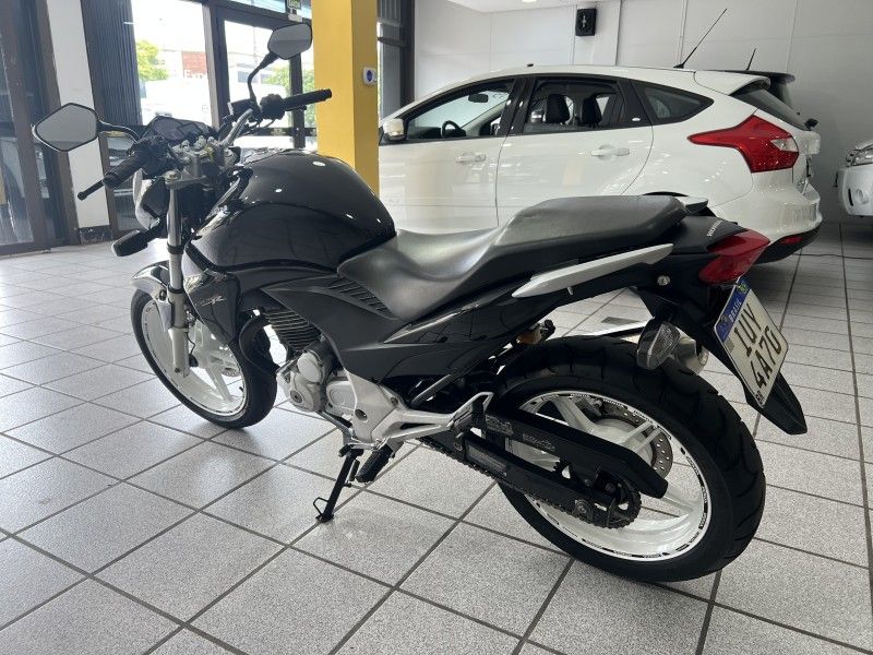 Honda Motos CB 300R ABS 2014/2014 PRIME MULTIMARCAS CAXIAS DO SUL / Carros no Vale