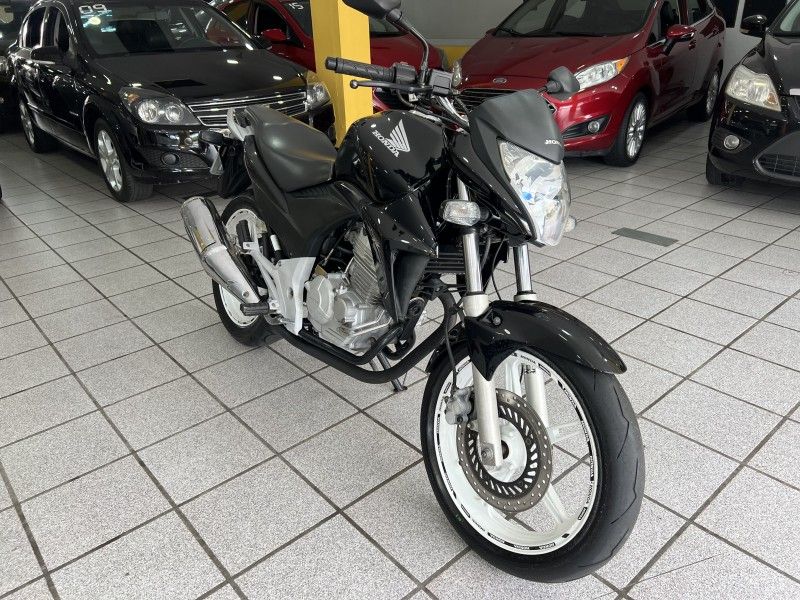Honda Motos CB 300R ABS 2014/2014 PRIME MULTIMARCAS CAXIAS DO SUL / Carros no Vale