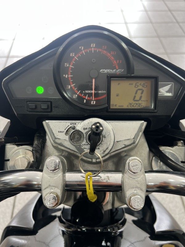 Honda Motos CB 300R ABS 2014/2014 PRIME MULTIMARCAS CAXIAS DO SUL / Carros no Vale