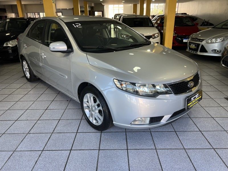 KIA CERATO 1.6 EX3 SEDAN 16V 2012/2012 PRIME MULTIMARCAS CAXIAS DO SUL / Carros no Vale