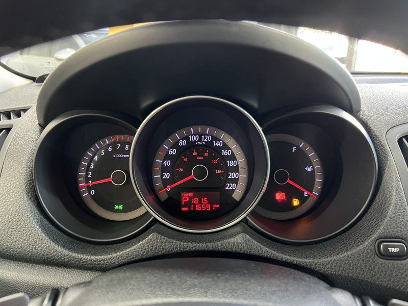 KIA CERATO 1.6 EX3 SEDAN 16V 2012/2012 PRIME MULTIMARCAS CAXIAS DO SUL / Carros no Vale