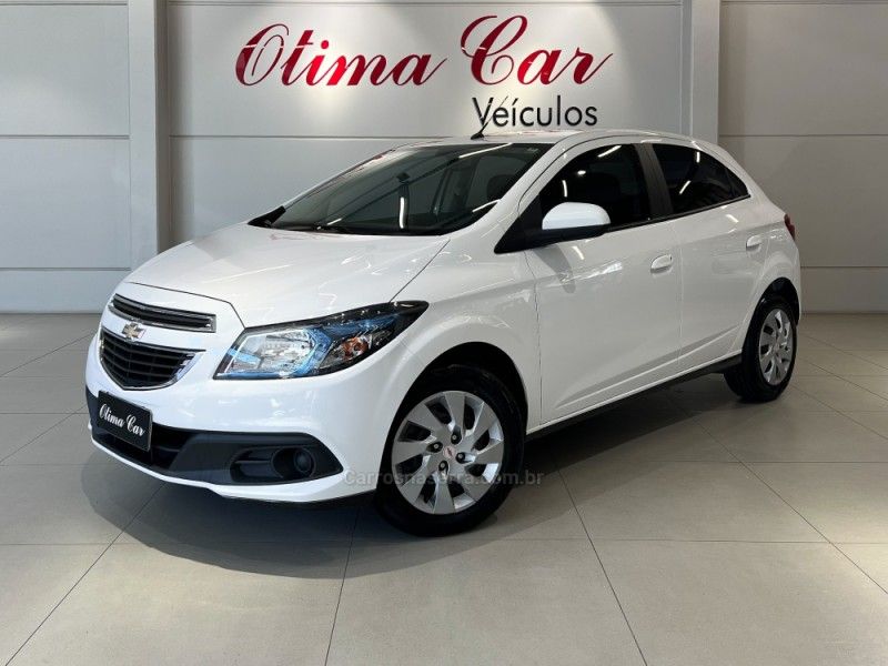 CHEVROLET ONIX 1.4 MPFI LT 8V 2014/2015 ÓTIMA CAR FLORES DA CUNHA / Carros no Vale