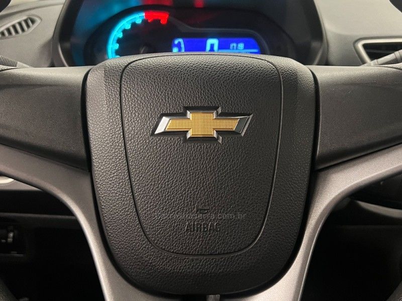 CHEVROLET ONIX 1.4 MPFI LT 8V 2015/2016 ÓTIMA CAR FLORES DA CUNHA / Carros no Vale