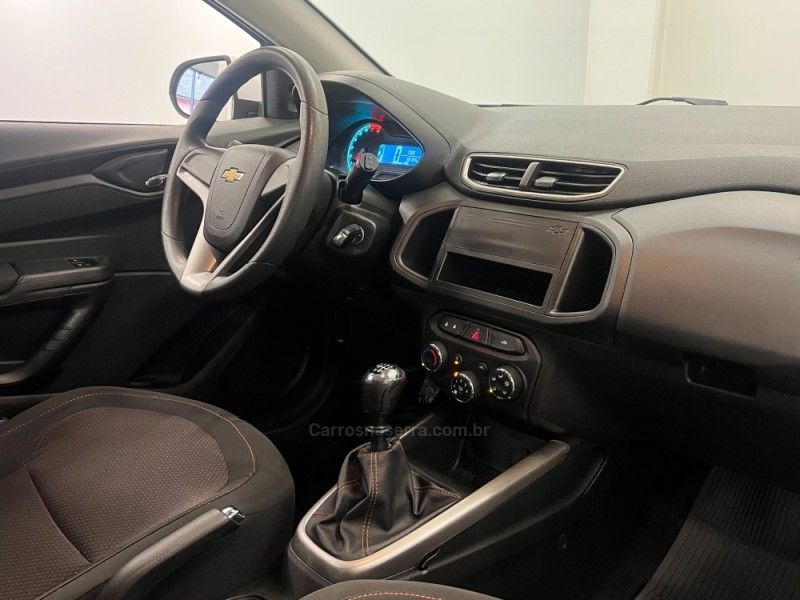 CHEVROLET ONIX 1.4 MPFI LT 8V 2015/2016 ÓTIMA CAR FLORES DA CUNHA / Carros no Vale