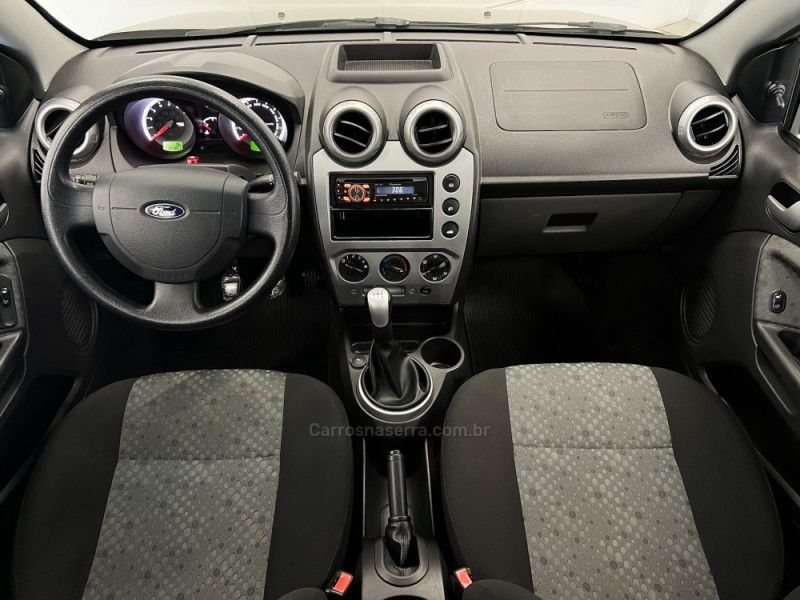FORD FIESTA 1.6 MPI CLASS HATCH 8V 2012/2013 ÓTIMA CAR FLORES DA CUNHA / Carros no Vale