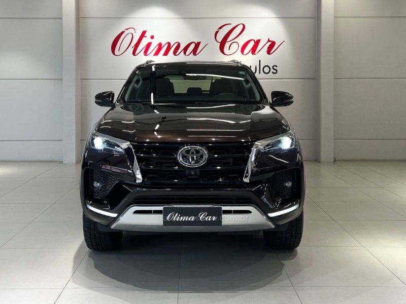 TOYOTA HILUX SW4 2.8 SRX 4X4 16V TURBO INTERCOOLER 2022/2022 ÓTIMA CAR FLORES DA CUNHA / Carros no Vale