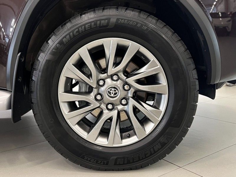TOYOTA HILUX SW4 2.8 SRX 4X4 16V TURBO INTERCOOLER 2022/2022 ÓTIMA CAR FLORES DA CUNHA / Carros no Vale