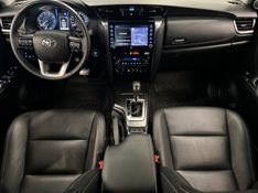 TOYOTA HILUX SW4 2.8 SRX 4X4 16V TURBO INTERCOOLER 2022/2022 ÓTIMA CAR FLORES DA CUNHA / Carros no Vale