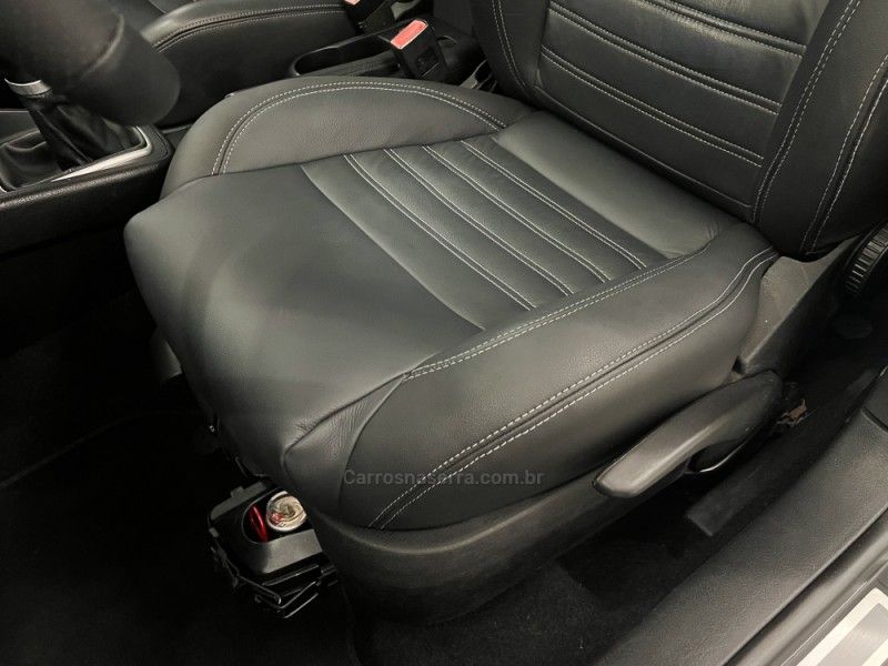 VOLKSWAGEN GOLF 1.6 MI SPORTLINE LIMITED EDITION 8V 2012/2013 ÓTIMA CAR FLORES DA CUNHA / Carros no Vale