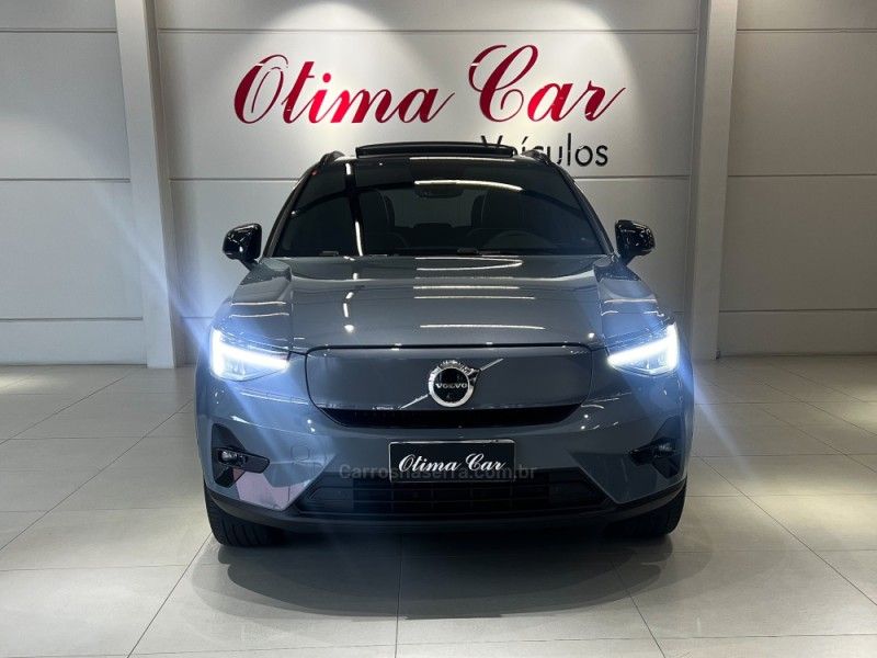 VOLVO XC 40 P8 RECHARGE TWIN ELETRIC ULTIMATE AWD 2022/2023 ÓTIMA CAR FLORES DA CUNHA / Carros no Vale