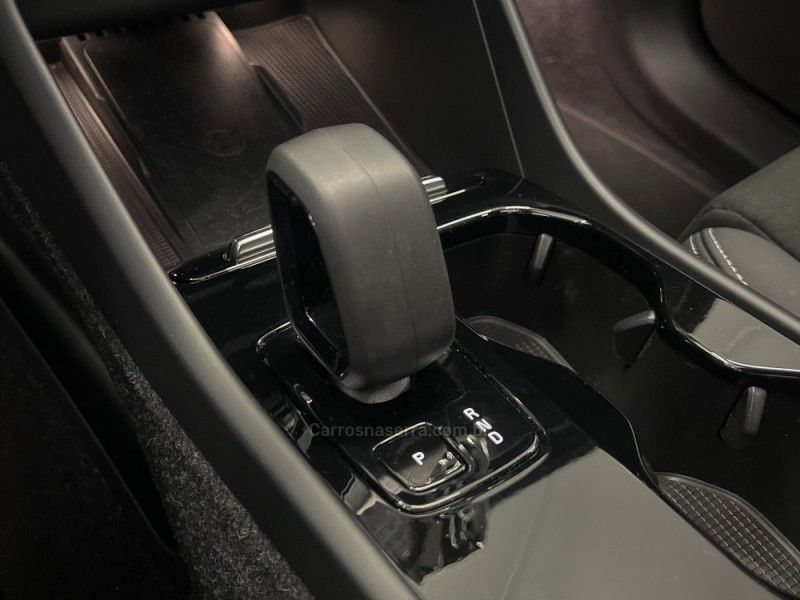 VOLVO XC 40 P8 RECHARGE TWIN ELETRIC ULTIMATE AWD 2022/2023 ÓTIMA CAR FLORES DA CUNHA / Carros no Vale