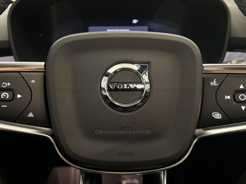VOLVO XC 40 P8 RECHARGE TWIN ELETRIC ULTIMATE AWD 2022/2023 ÓTIMA CAR FLORES DA CUNHA / Carros no Vale