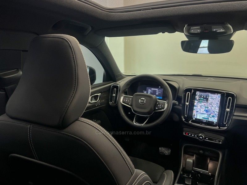 VOLVO XC 40 P8 RECHARGE TWIN ELETRIC ULTIMATE AWD 2022/2023 ÓTIMA CAR FLORES DA CUNHA / Carros no Vale
