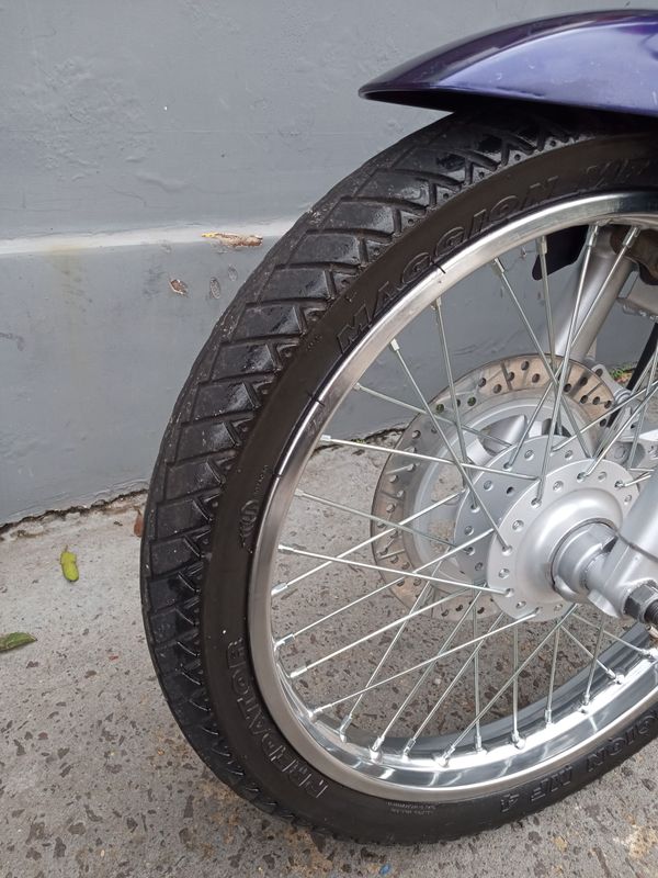 Yamaha Ybr 125-ed 2001/2002 NECO TOLATI VEÍCULOS VENÂNCIO AIRES / Carros no Vale