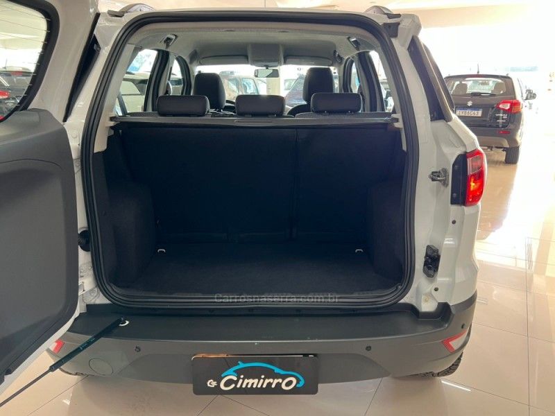 FORD ECOSPORT 1.6 SE 16V 2016/2017 CIMIRRO AUTOMÓVEIS TAQUARA / Carros no Vale