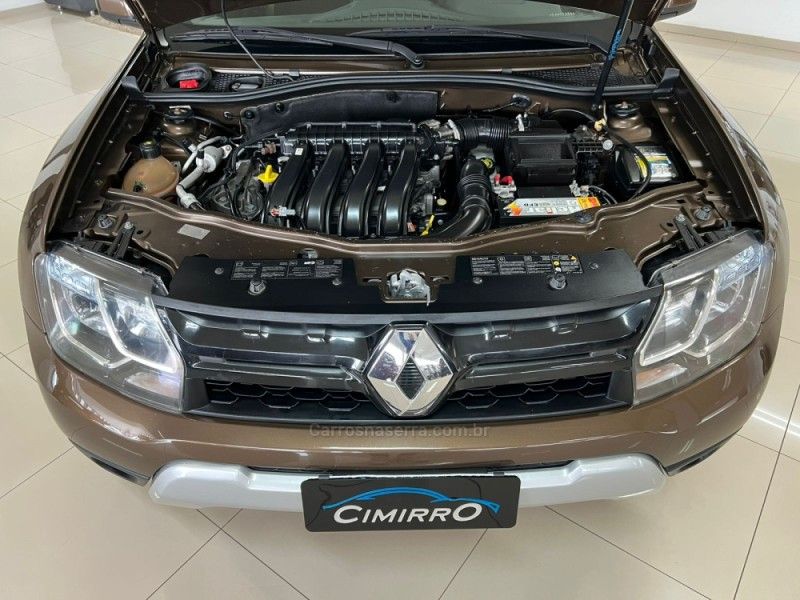 RENAULT DUSTER 2.0 DYNAMIQUE 4X4 16V 2015/2016 CIMIRRO AUTOMÓVEIS TAQUARA / Carros no Vale