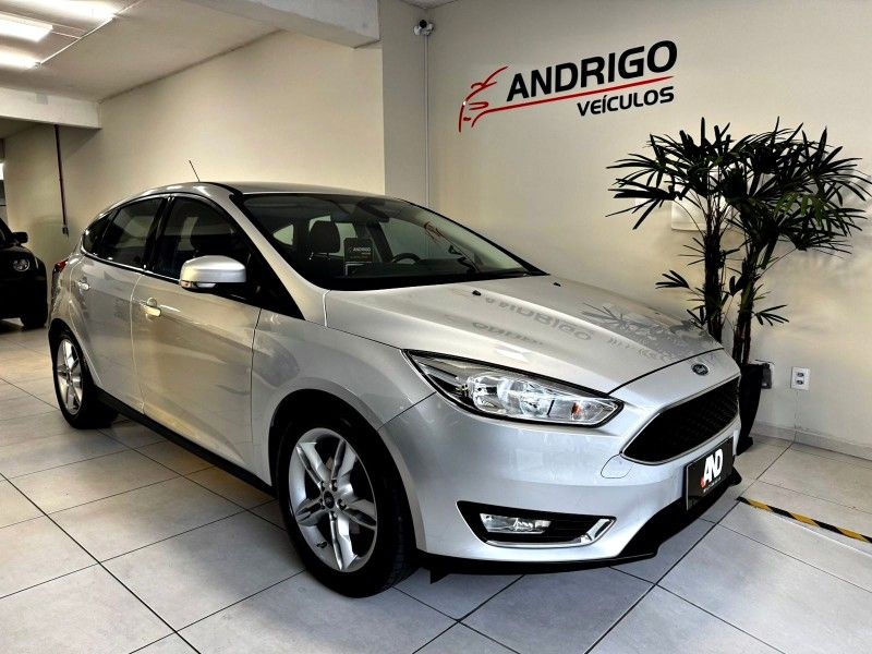 FORD FOCUS 1.6 SE 8V 2016/2017 ANDRIGO VEÍCULOS CAXIAS DO SUL / Carros no Vale