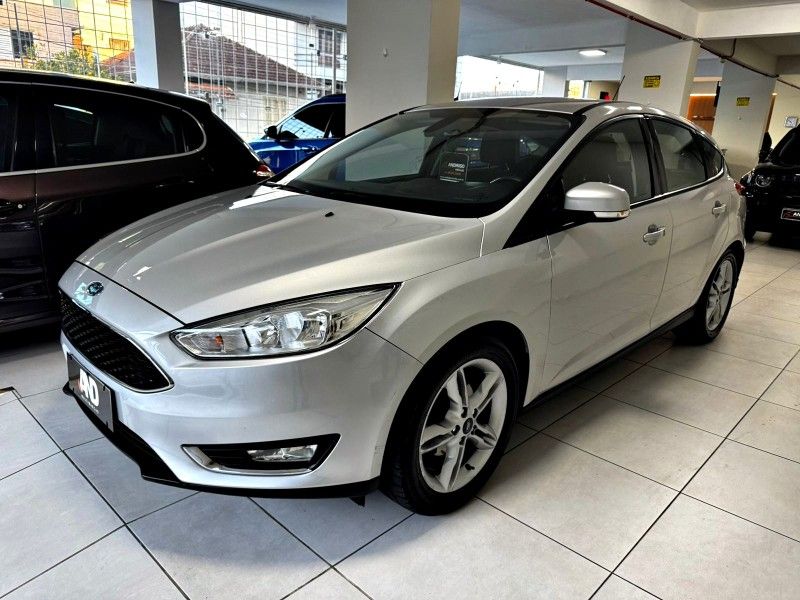 FORD FOCUS 1.6 SE 8V 2016/2017 ANDRIGO VEÍCULOS CAXIAS DO SUL / Carros no Vale