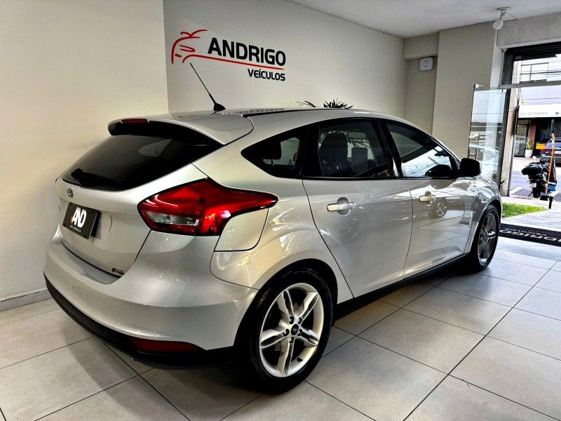 FORD FOCUS 1.6 SE 8V 2016/2017 ANDRIGO VEÍCULOS CAXIAS DO SUL / Carros no Vale