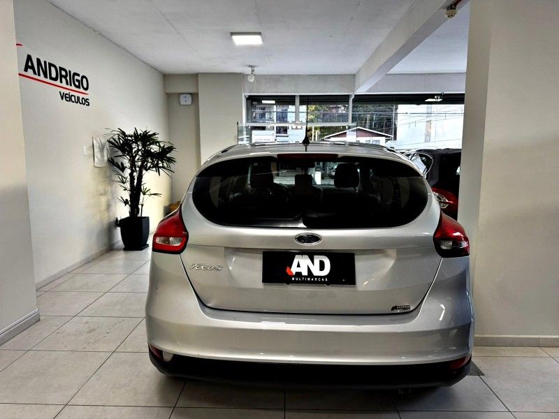 FORD FOCUS 1.6 SE 8V 2016/2017 ANDRIGO VEÍCULOS CAXIAS DO SUL / Carros no Vale