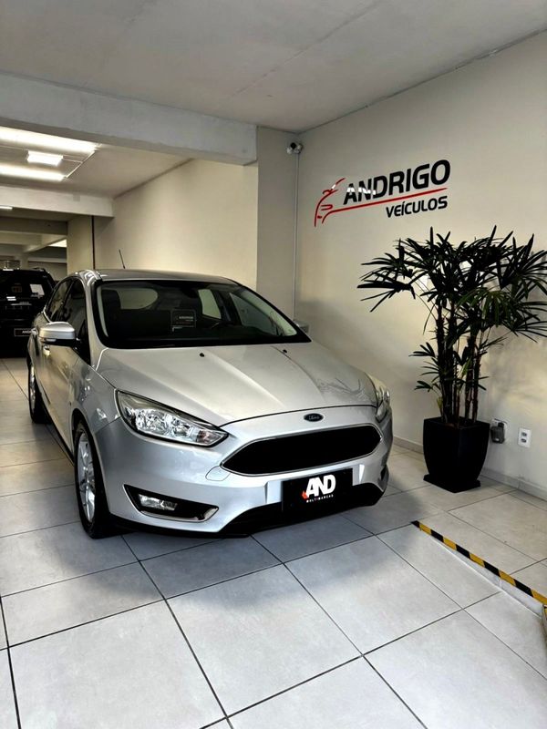 FORD FOCUS 1.6 SE 8V 2016/2017 ANDRIGO VEÍCULOS CAXIAS DO SUL / Carros no Vale