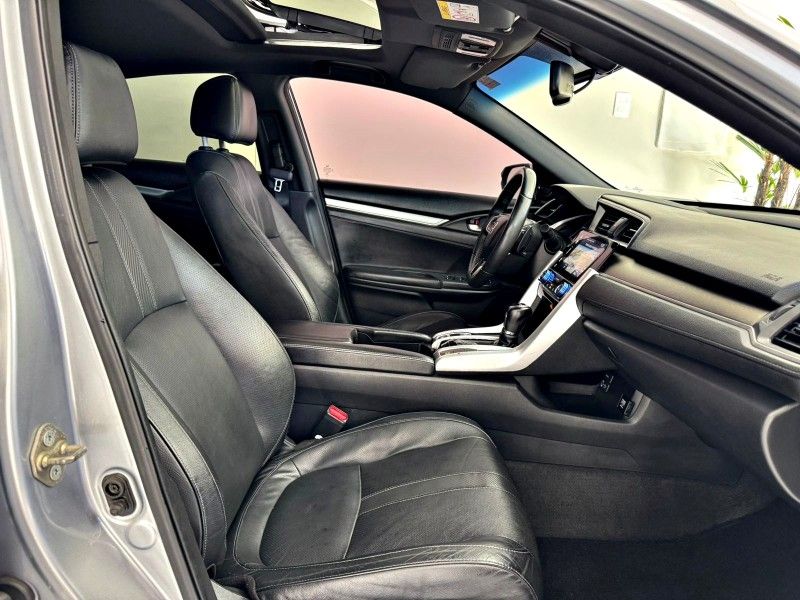 HONDA CIVIC 1.5 16V TOURING TURBO 2018/2018 ANDRIGO VEÍCULOS CAXIAS DO SUL / Carros no Vale