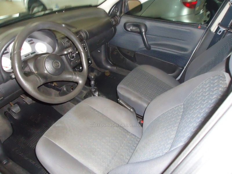 CHEVROLET CORSA 1.0 MPFI WIND SEDAN 8V 2001/2001 BOURSCHEID CARROS E MOTOS SANTA CLARA DO SUL / Carros no Vale