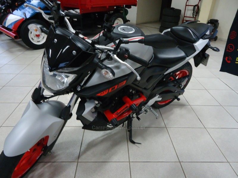 YAMAHA MT 03 ABS 2019/2020 BOURSCHEID CARROS E MOTOS SANTA CLARA DO SUL / Carros no Vale
