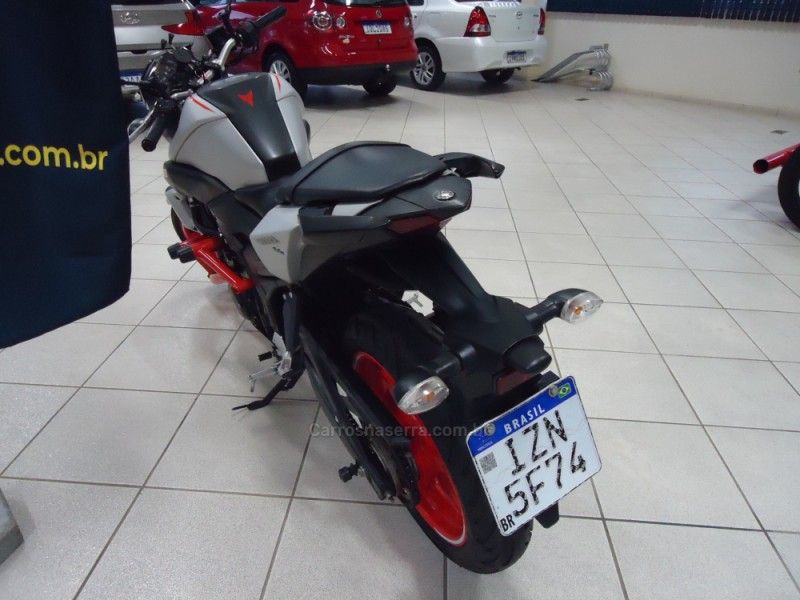 YAMAHA MT 03 ABS 2019/2020 BOURSCHEID CARROS E MOTOS SANTA CLARA DO SUL / Carros no Vale
