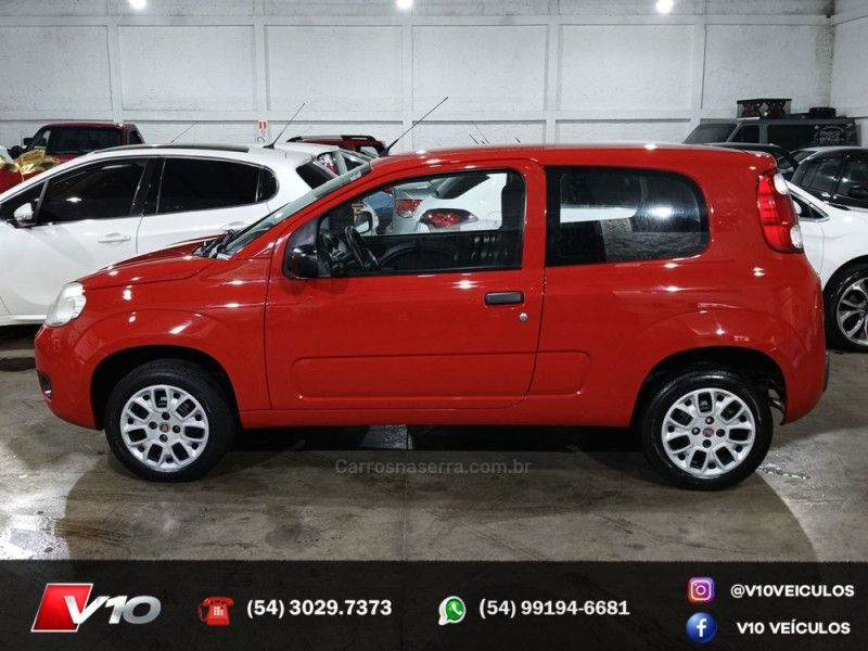 FIAT UNO 1.0 VIVACE 8V 2012/2013 V10 VEÍCULOS CAXIAS DO SUL / Carros no Vale
