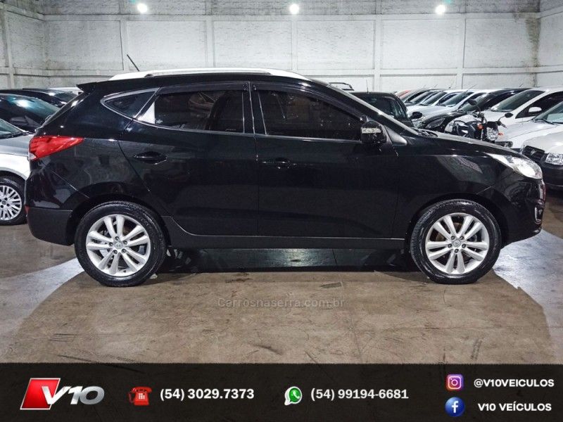 HYUNDAI IX35 2.0 MPI 4X2 16V 2012/2013 V10 VEÍCULOS CAXIAS DO SUL / Carros no Vale