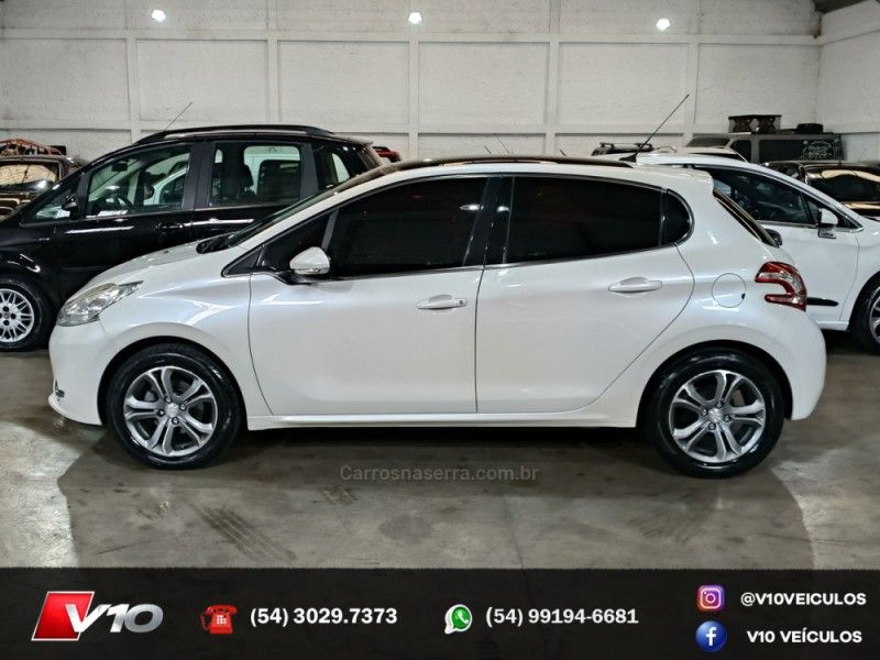 PEUGEOT 208 1.6 GRIFFE 16V 2014/2014 V10 VEÍCULOS CAXIAS DO SUL / Carros no Vale