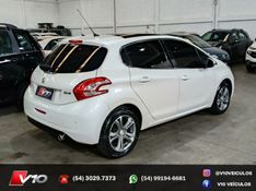 PEUGEOT 208 1.6 GRIFFE 16V 2014/2014 V10 VEÍCULOS CAXIAS DO SUL / Carros no Vale