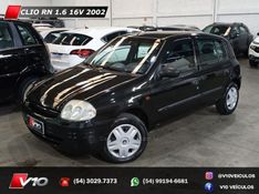 RENAULT CLIO 1.6 RN 16V 2002/2002 V10 VEÍCULOS CAXIAS DO SUL / Carros no Vale