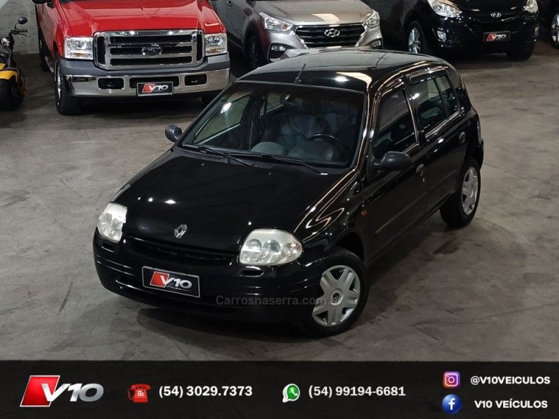 RENAULT CLIO 1.6 RN 16V 2002/2002 V10 VEÍCULOS CAXIAS DO SUL / Carros no Vale