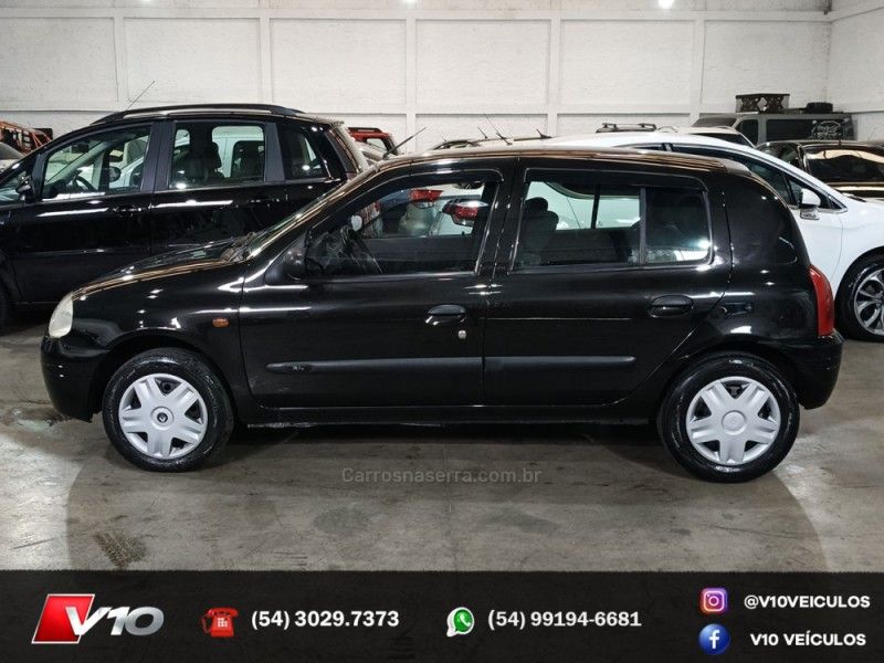 RENAULT CLIO 1.6 RN 16V 2002/2002 V10 VEÍCULOS CAXIAS DO SUL / Carros no Vale