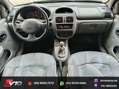 RENAULT CLIO 1.6 RN 16V 2002/2002 V10 VEÍCULOS CAXIAS DO SUL / Carros no Vale