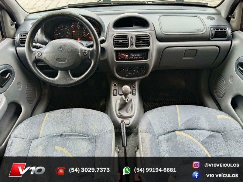 RENAULT CLIO 1.6 RN 16V 2002/2002 V10 VEÍCULOS CAXIAS DO SUL / Carros no Vale