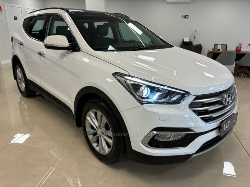 HYUNDAI SANTA FÉ 3.3 MPFI 4X4 7 LUGARES V6 270CV 2017/2018 LUIGGI AUTOMÓVEIS CARLOS BARBOSA / Carros no Vale