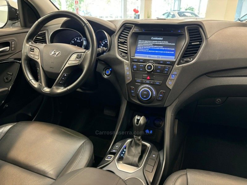 HYUNDAI SANTA FÉ 3.3 MPFI 4X4 7 LUGARES V6 270CV 2017/2018 LUIGGI AUTOMÓVEIS CARLOS BARBOSA / Carros no Vale
