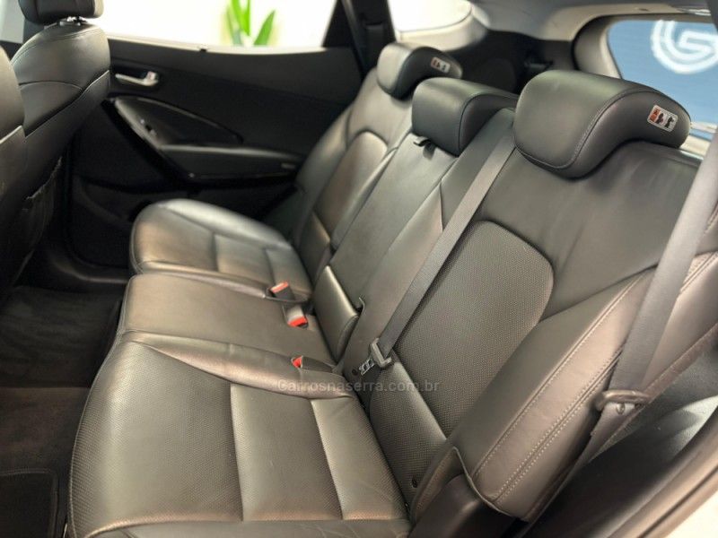 HYUNDAI SANTA FÉ 3.3 MPFI 4X4 7 LUGARES V6 270CV 2017/2018 LUIGGI AUTOMÓVEIS CARLOS BARBOSA / Carros no Vale