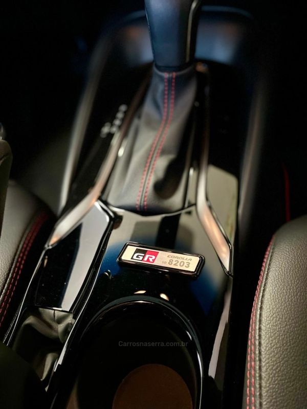 TOYOTA COROLLA 2.0 GR SPORT 16V 2024/2024 LUIGGI AUTOMÓVEIS CARLOS BARBOSA / Carros no Vale