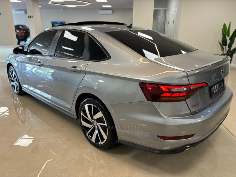 VOLKSWAGEN JETTA 2.0 16V TSI GLI 350 2019/2019 LUIGGI AUTOMÓVEIS CARLOS BARBOSA / Carros no Vale