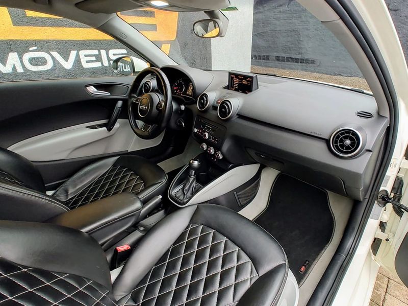Audi A1 1.4 TFSI 122cv S-tronic 3p 2011/2012 VALE AUTOMÓVEIS LAJEADO / Carros no Vale