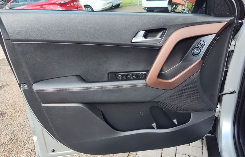 Hyundai Creta Prestige 2.0 16V 2018/2019 VALE AUTOMÓVEIS LAJEADO / Carros no Vale