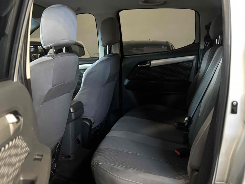 CHEVROLET S10 2.5 LT 4X4 CD 16V 2015/2015 LEHMEN VEÍCULOS VENÂNCIO AIRES / Carros no Vale
