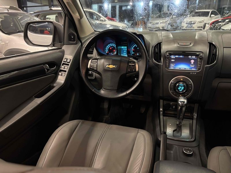CHEVROLET S10 2.8 LTZ 4X4 CD TURBO 2014/2014 LEHMEN VEÍCULOS VENÂNCIO AIRES / Carros no Vale