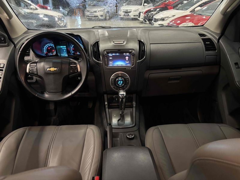 CHEVROLET S10 2.8 LTZ 4X4 CD TURBO 2014/2014 LEHMEN VEÍCULOS VENÂNCIO AIRES / Carros no Vale