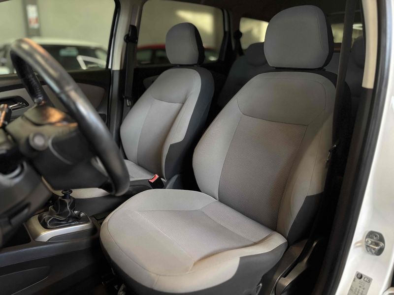 CHEVROLET SPIN 1.8 LTZ 8V 2016/2016 LEHMEN VEÍCULOS VENÂNCIO AIRES / Carros no Vale